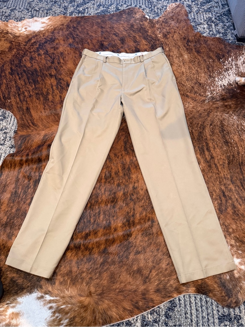 Men’s Haggar Classic Fit Cool 18 Khaki Pleated Front Dress Pants 36x34